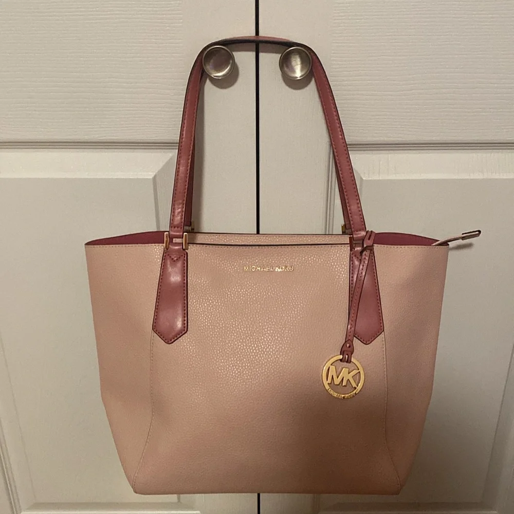 🩷Michael Kors🩷Colorblock💕Pale Pink w/ Dark Mauve💕Large Tote/Like New - Picture 2 of 15